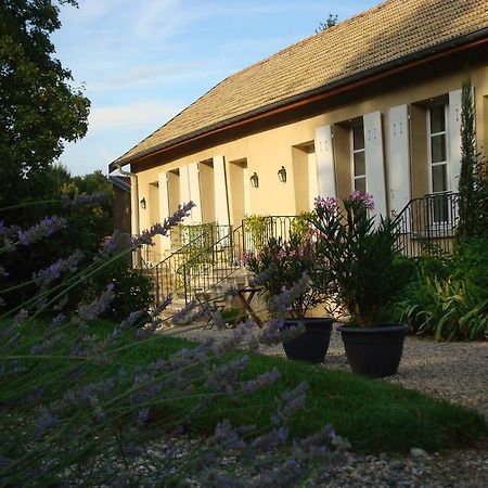Les Communs Du Manoir Appartement Écully Buitenkant foto