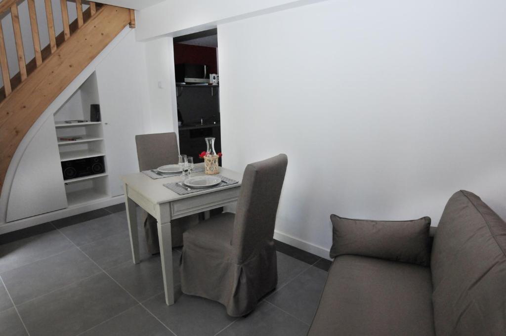 Les Communs Du Manoir Appartement Écully Kamer foto