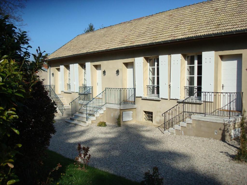 Les Communs Du Manoir Appartement Écully Buitenkant foto